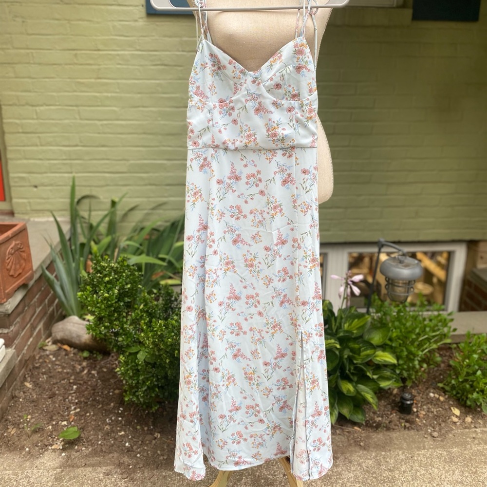 BOUTIQUE FLORAL MIDI DRESS WITH SLIT